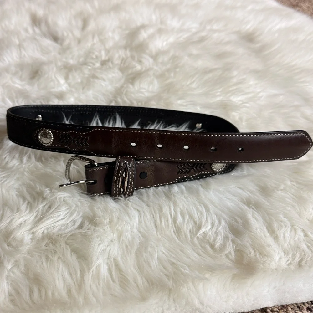 Nocona Belt Co. Conch and Fabric Southwestern belt Size 28